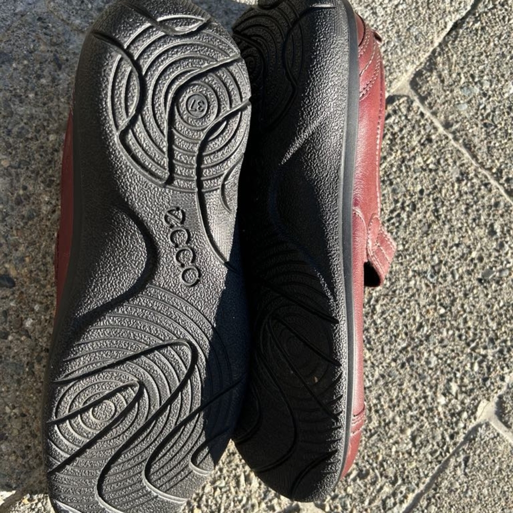 Ecco Shoes - Picture 4 of 4